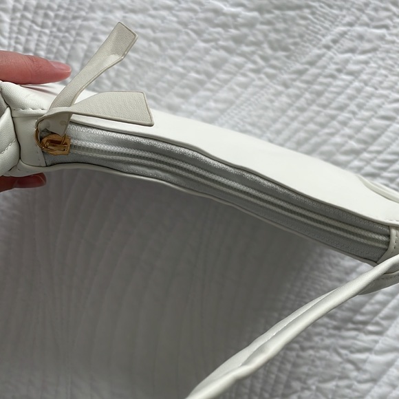 SOLD: Purse - Picture 4 of 4